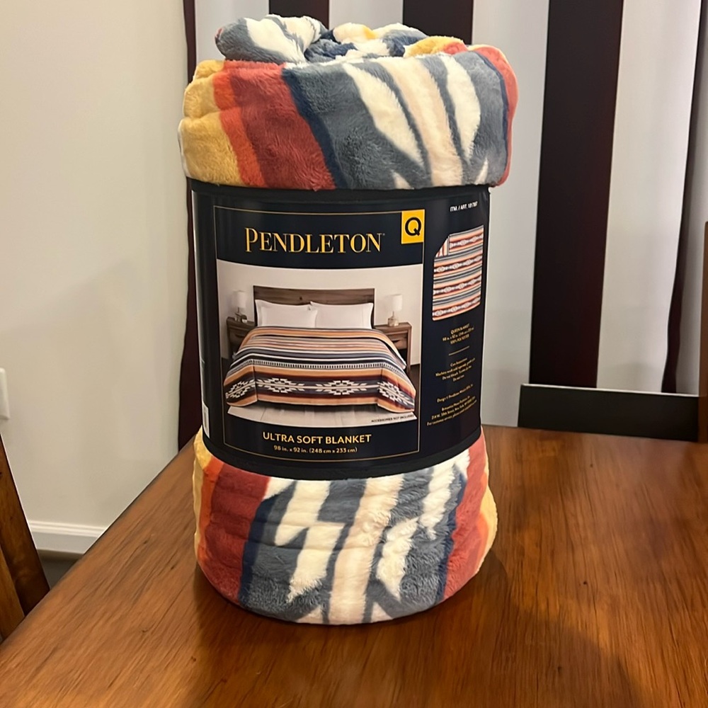 Pendleton Saltillo Stripe Ultra Soft Blanket Southwest New Queen Size 98”x92”